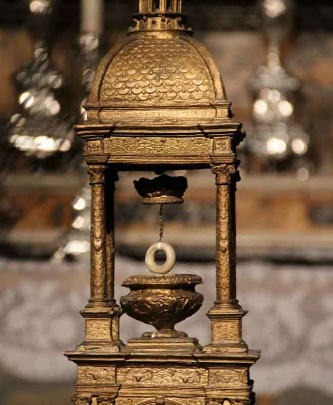 The Sacred Ring on display in the chapel in Perugia Cathedral