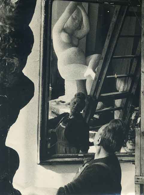 Antonietta Raphaël in her studio