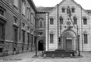 Photomontage of the square showing the position of the medieval church façade